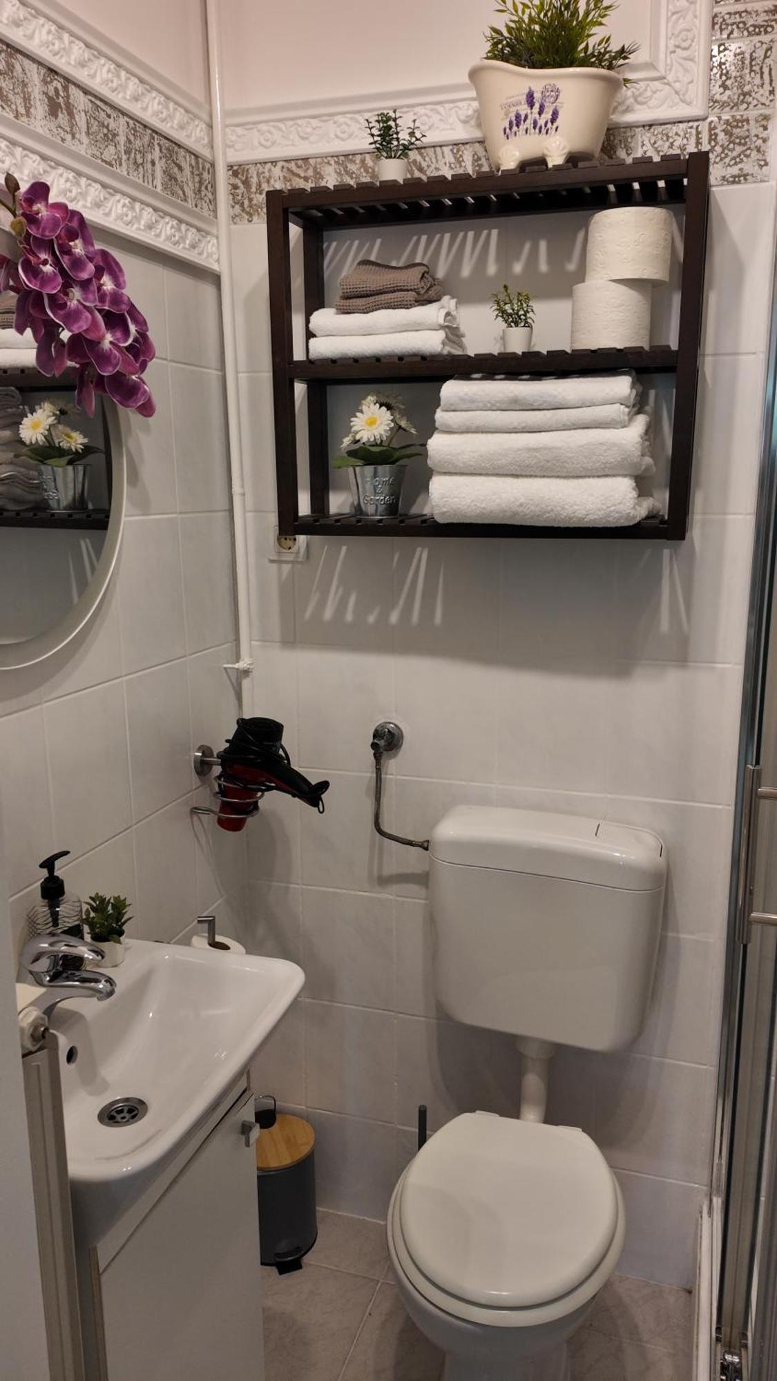 Luxury In Center Of *